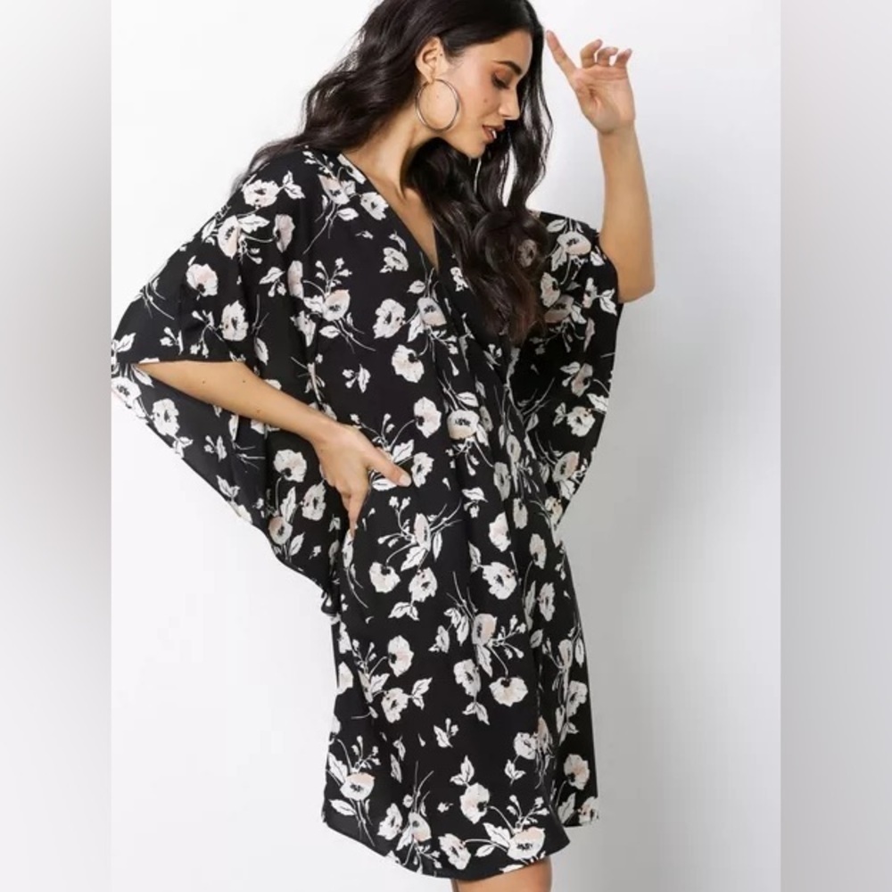Lauren Ralph Lauren Dress Size Large Braedyn Floral Party Flowy Batwing V-Neck